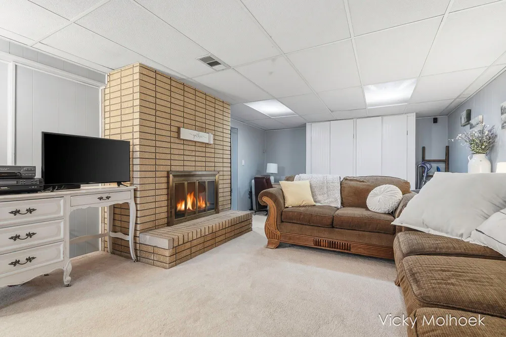 1651 Sunny Creek Street SE Kentwood, MI 49508