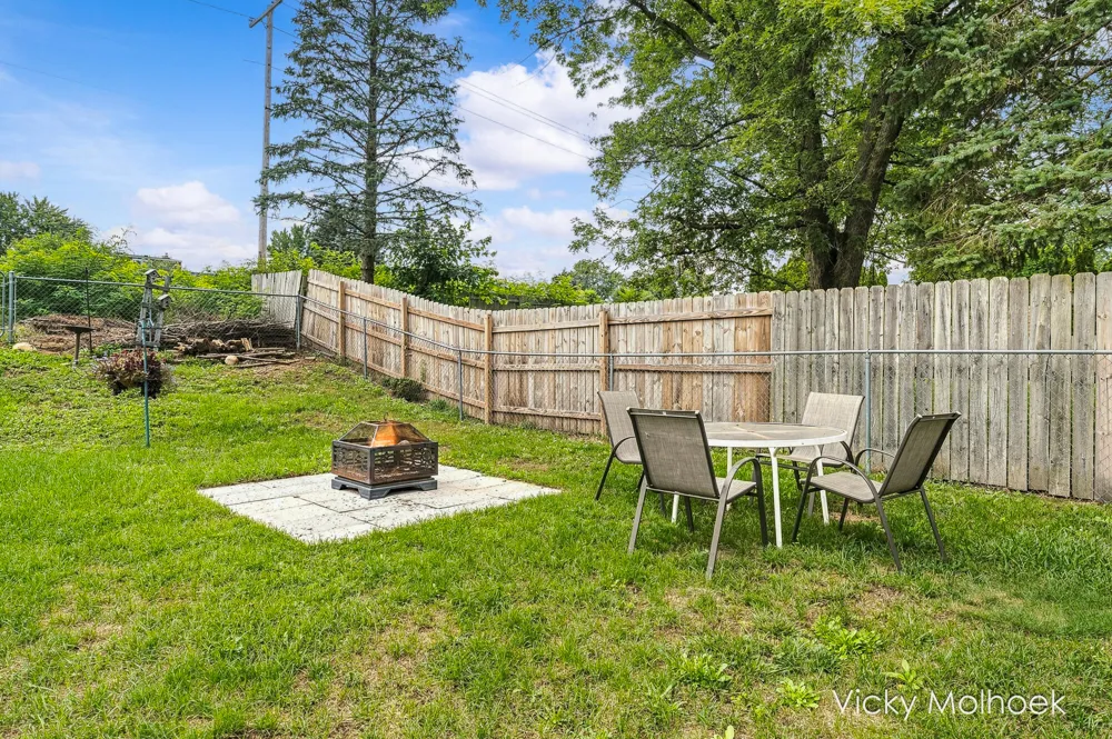 1651 Sunny Creek Street SE Kentwood, MI 49508
