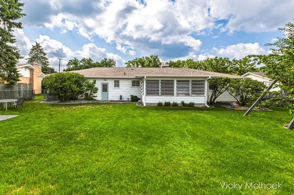 1651 Sunny Creek Street SE Kentwood, MI 49508