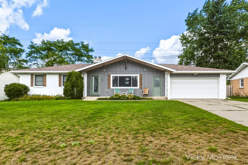 1651 Sunny Creek Street SE Kentwood, MI 49508