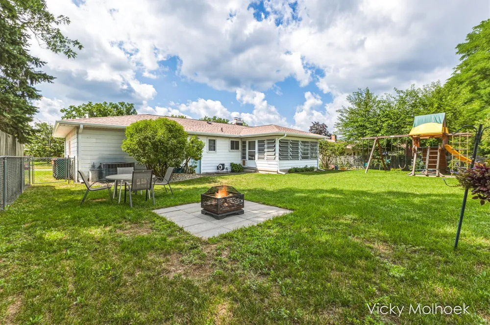 1651 Sunny Creek Street SE Kentwood, MI 49508