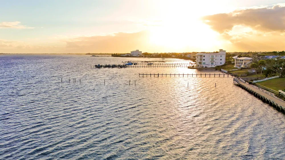 513 SW Ocean Boulevard Stuart, FL 34994