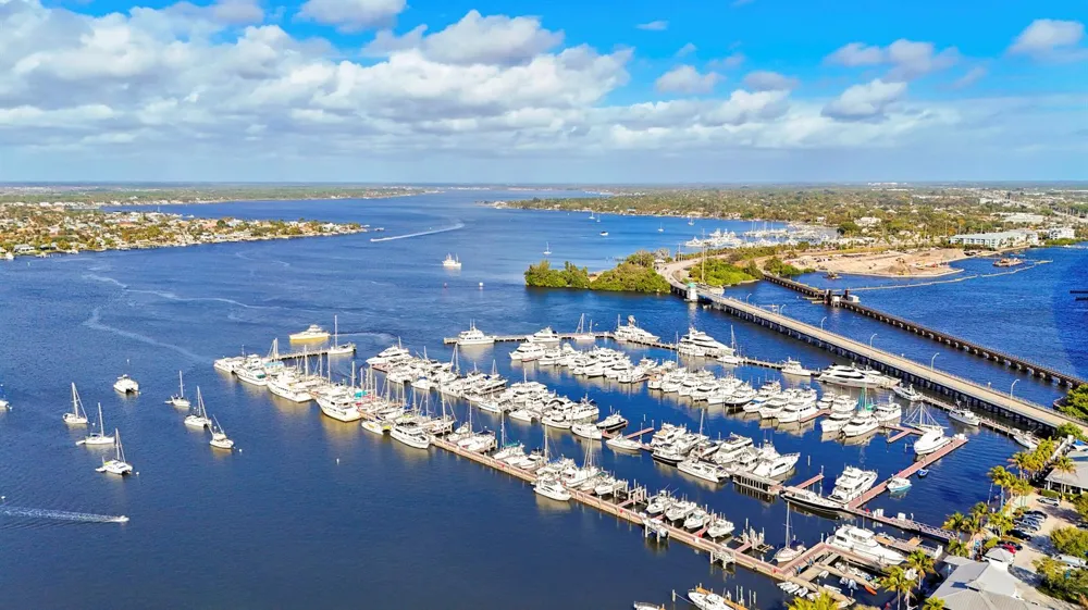 513 SW Ocean Boulevard Stuart, FL 34994