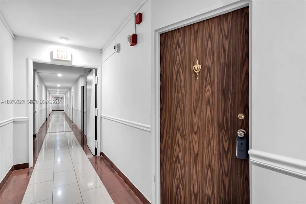 2899 Collins Ave #1734 Miami Beach, FL 33140