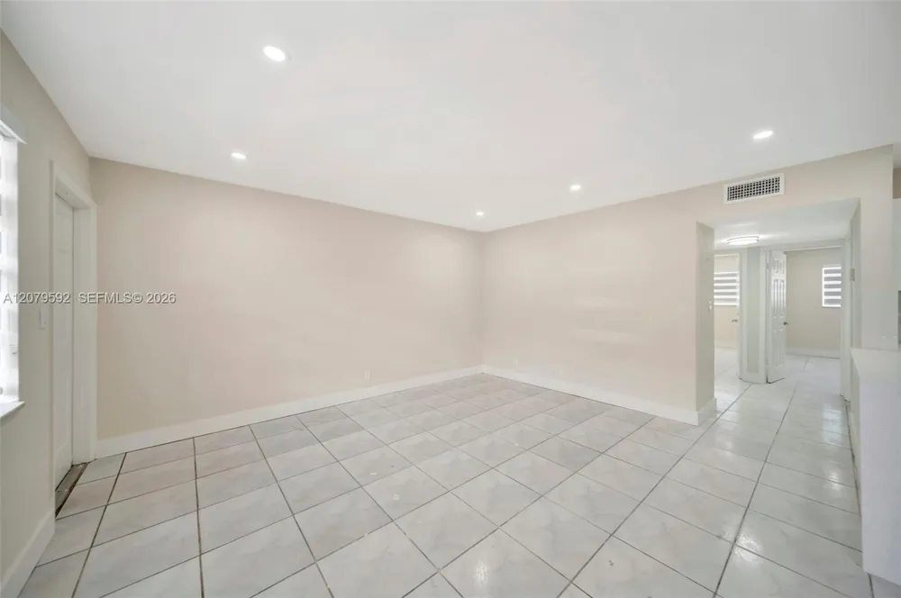 4051 NE 13th Ave #57-3 Oakland Park, FL 33334