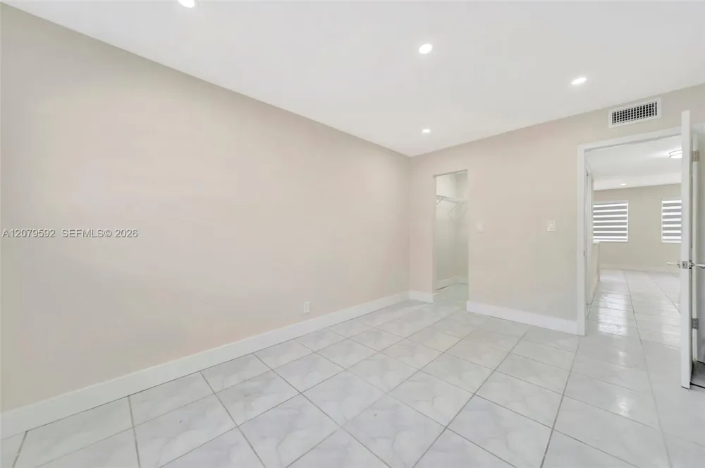 4051 NE 13th Ave #57-3 Oakland Park, FL 33334