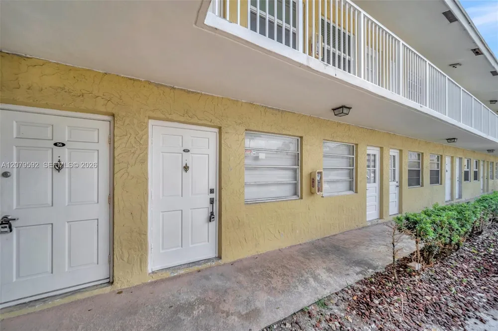 4051 NE 13th Ave #57-3 Oakland Park, FL 33334