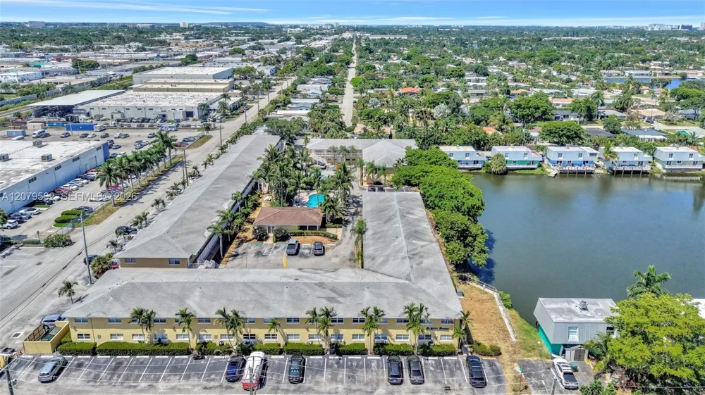 4051 NE 13th Ave #57-3 Oakland Park, FL 33334