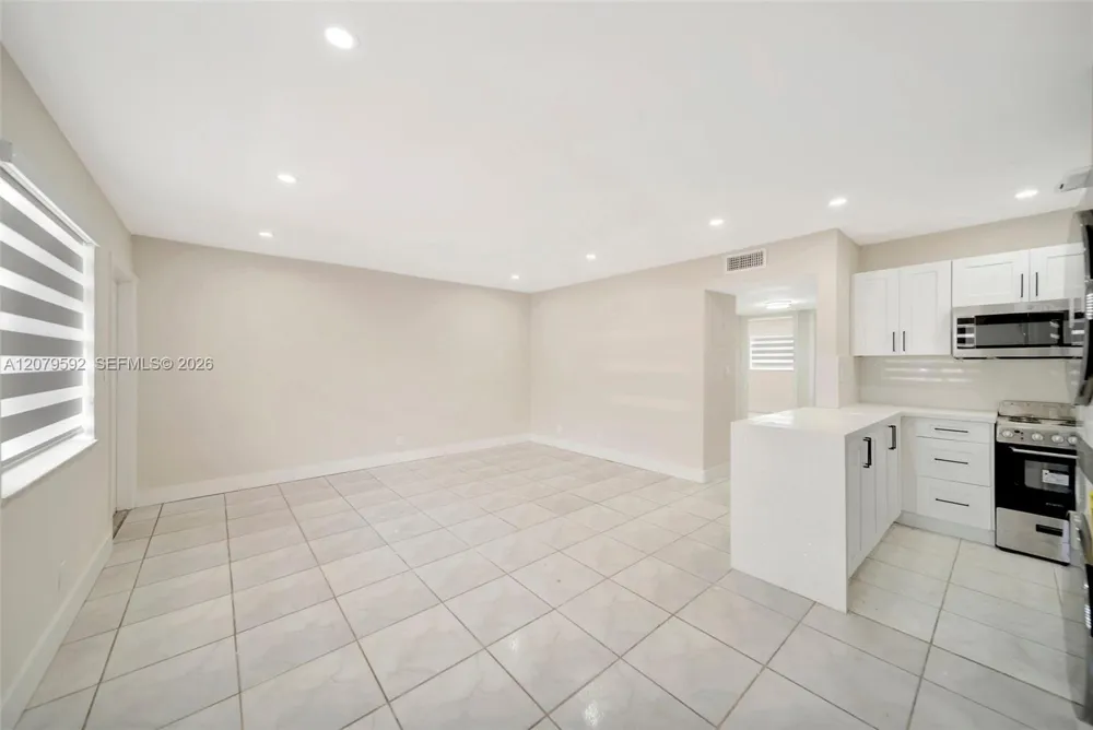 4051 NE 13th Ave #57-3 Oakland Park, FL 33334