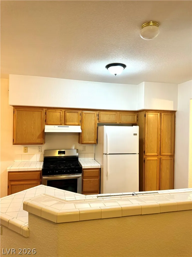 1050 E Cactus Avenue #2072 Las Vegas, NV 89183