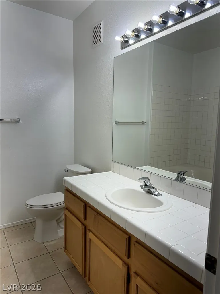 1050 E Cactus Avenue #2072 Las Vegas, NV 89183
