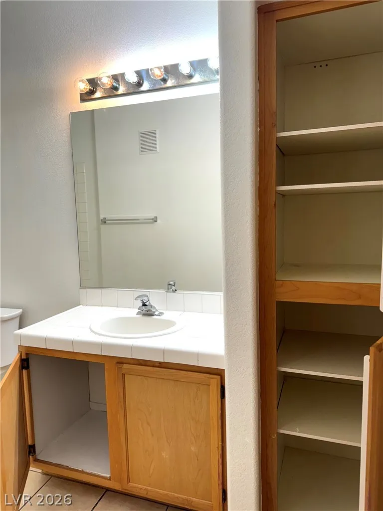 1050 E Cactus Avenue #2072 Las Vegas, NV 89183