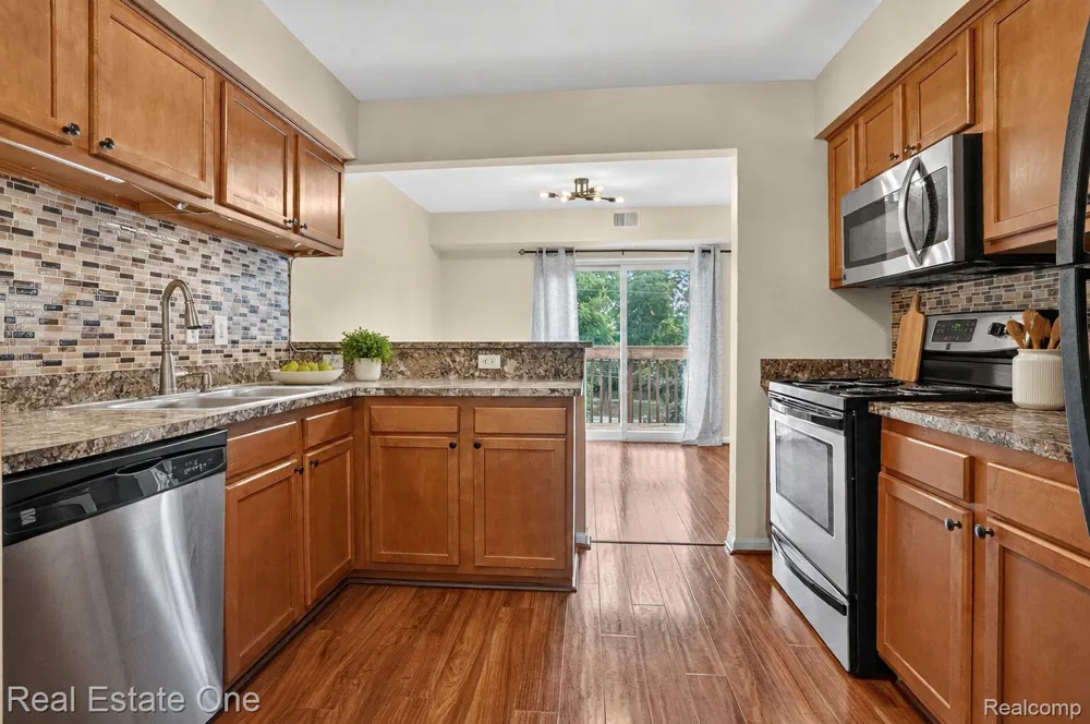 1655 Riverside Drive #12 Rochester Hills City, MI 48309