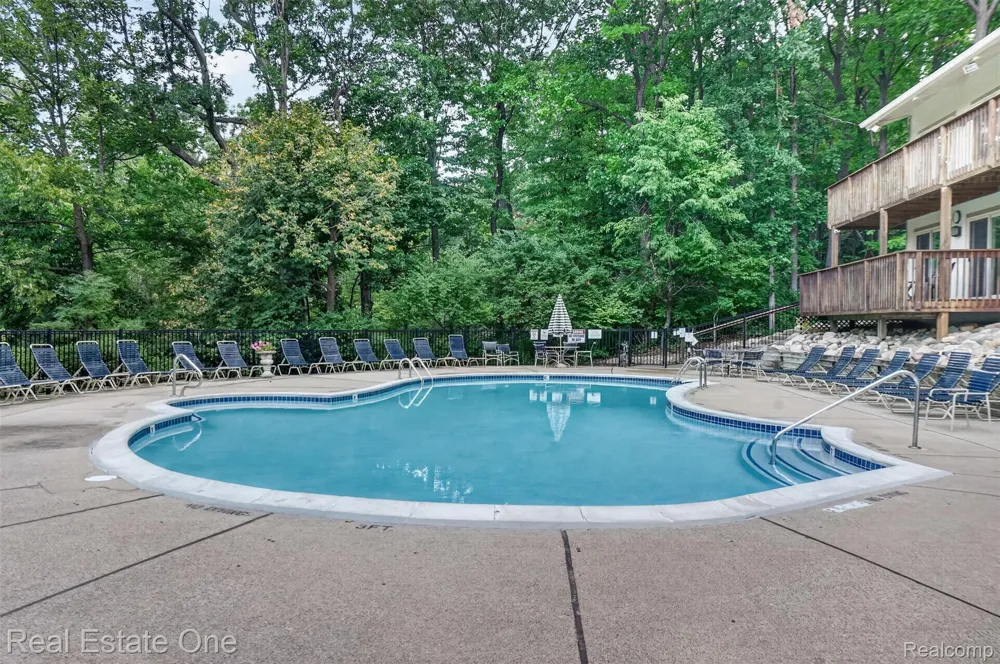 1655 Riverside Drive #12 Rochester Hills City, MI 48309