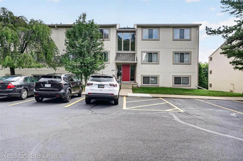1655 Riverside Drive #12 Rochester Hills City, MI 48309
