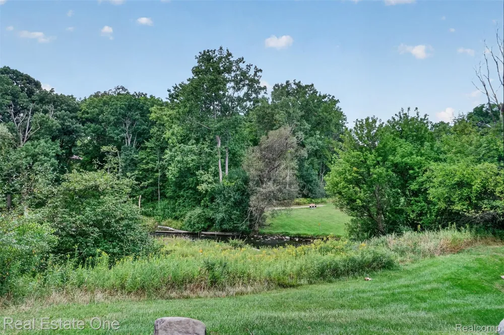 1655 Riverside Drive #12 Rochester Hills City, MI 48309