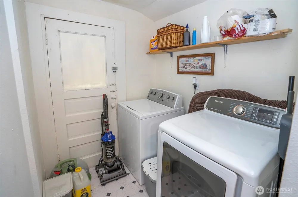 110 Alder Street E Eatonville, WA 98328
