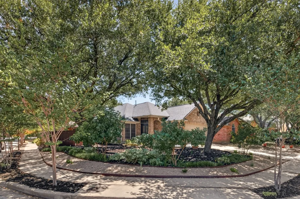13536 Anarosa Loop Austin, TX 78727
