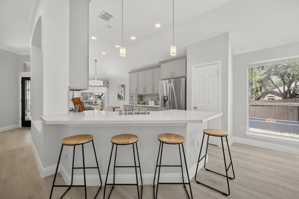 13536 Anarosa Loop Austin, TX 78727