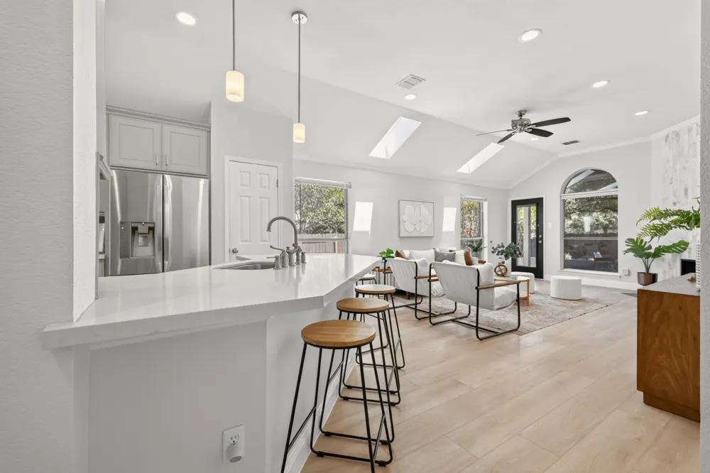 13536 Anarosa Loop Austin, TX 78727