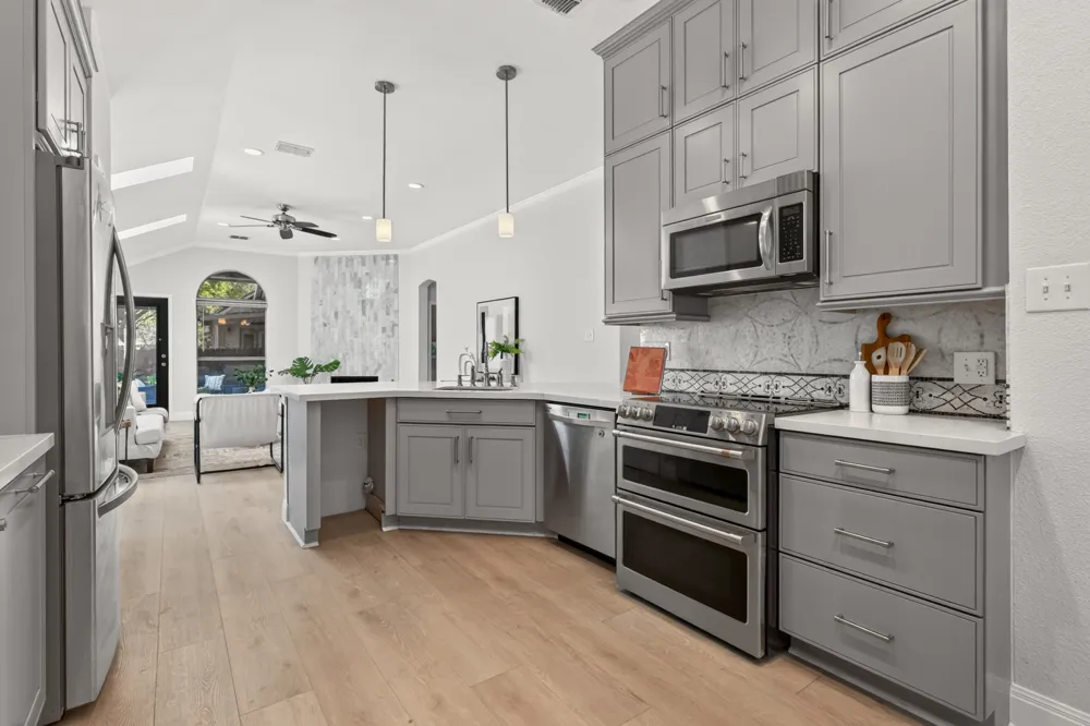 13536 Anarosa Loop Austin, TX 78727