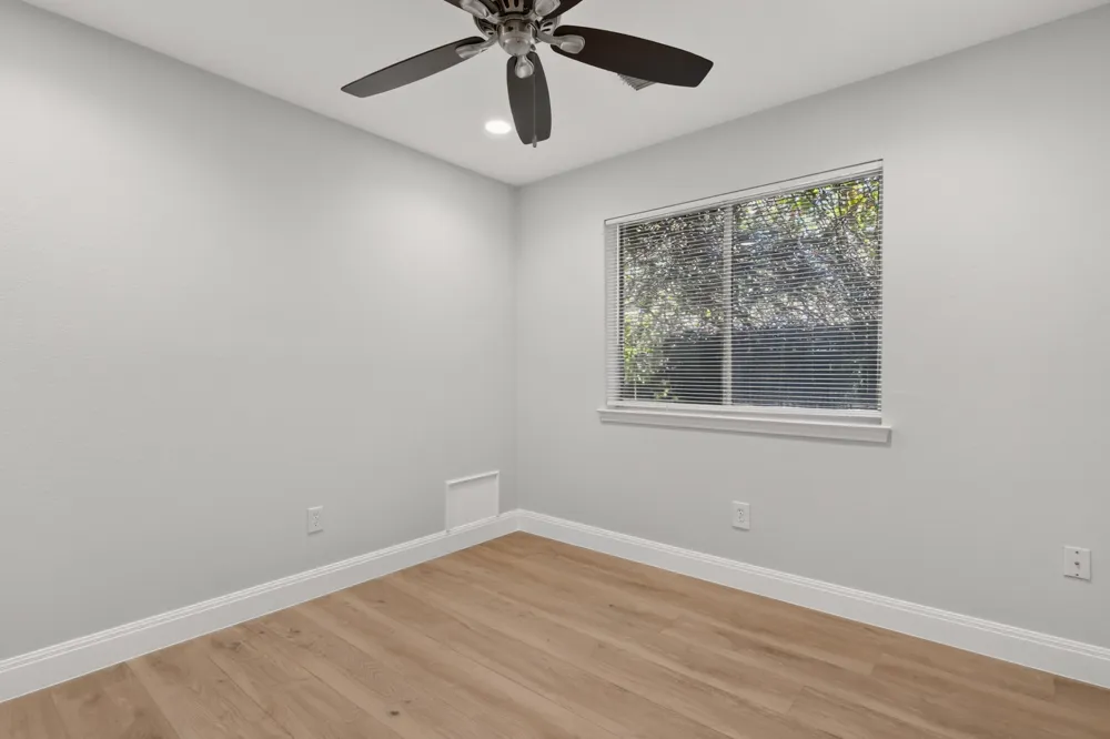 13536 Anarosa Loop Austin, TX 78727