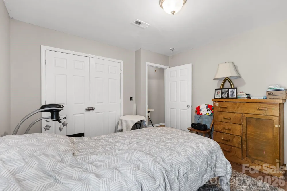206 Oakland Avenue Greer, SC 29650