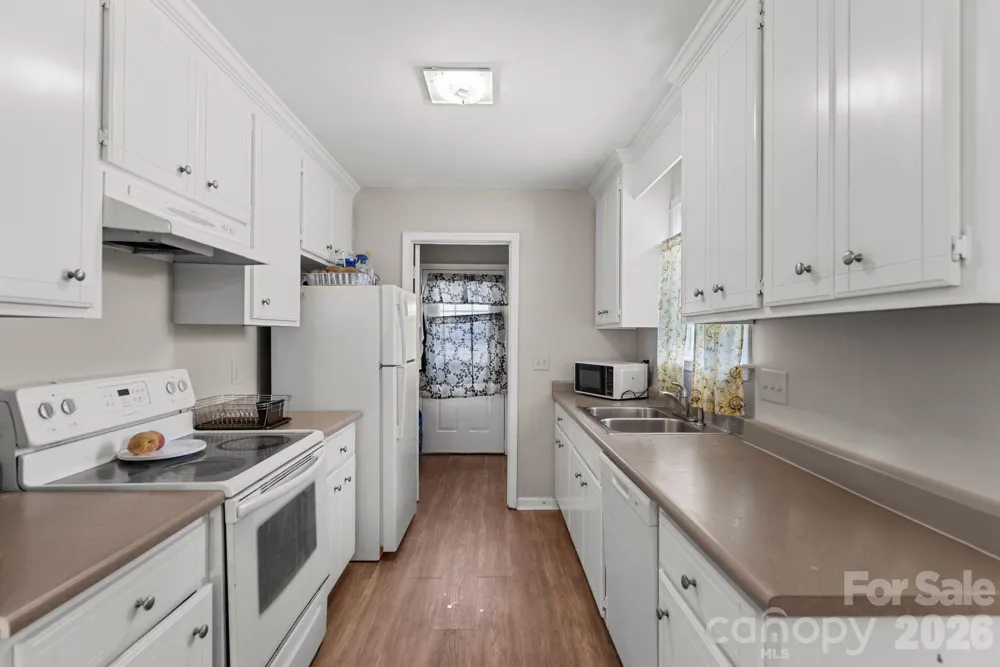 206 Oakland Avenue Greer, SC 29650