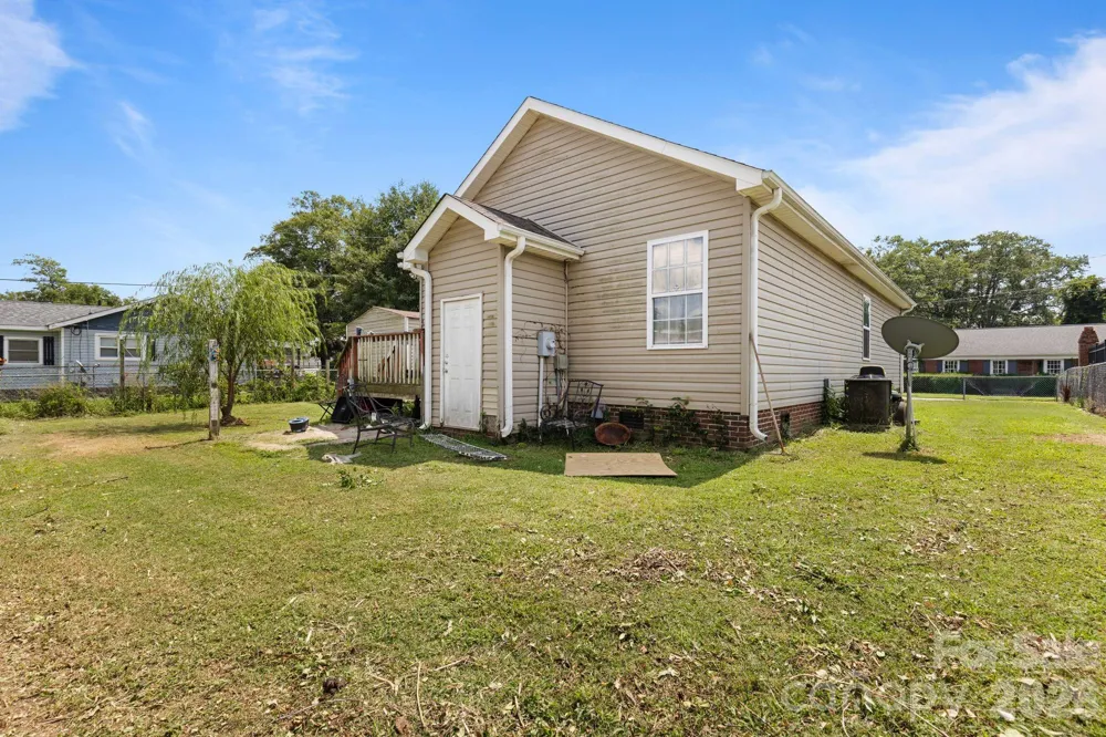206 Oakland Avenue Greer, SC 29650