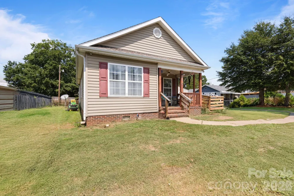 206 Oakland Avenue Greer, SC 29650