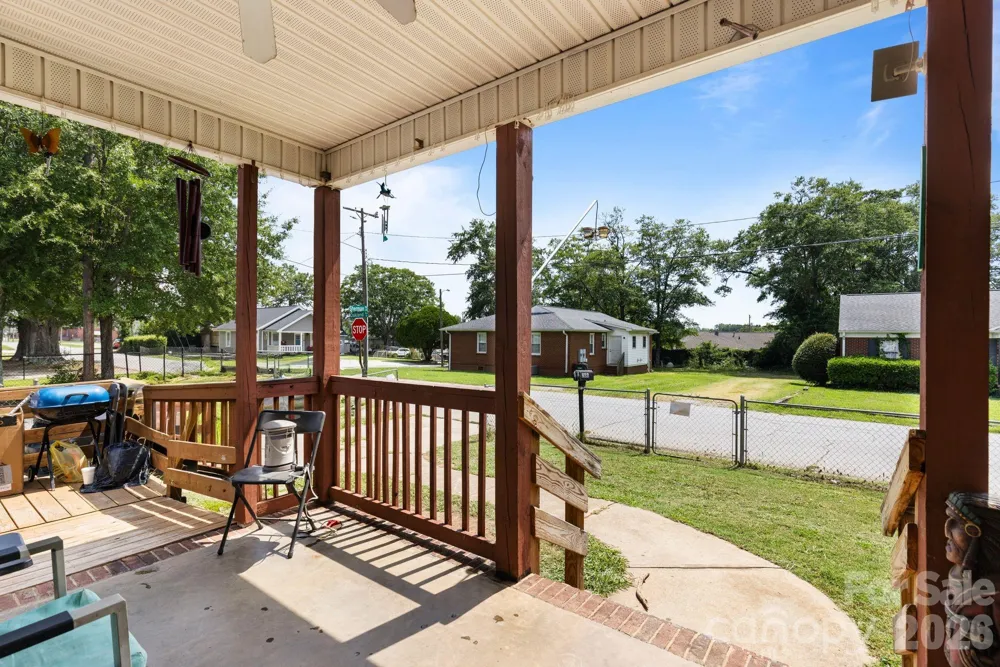 206 Oakland Avenue Greer, SC 29650