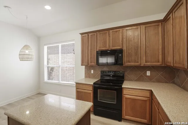 5718 Thunder Oaks San Antonio, TX 78261