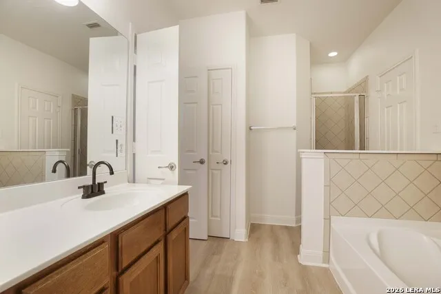 5718 Thunder Oaks San Antonio, TX 78261