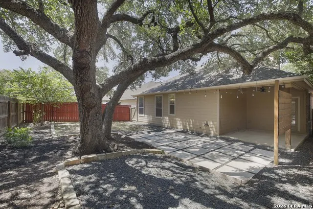 5718 Thunder Oaks San Antonio, TX 78261