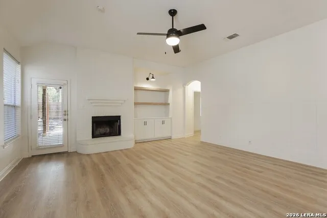 5718 Thunder Oaks San Antonio, TX 78261