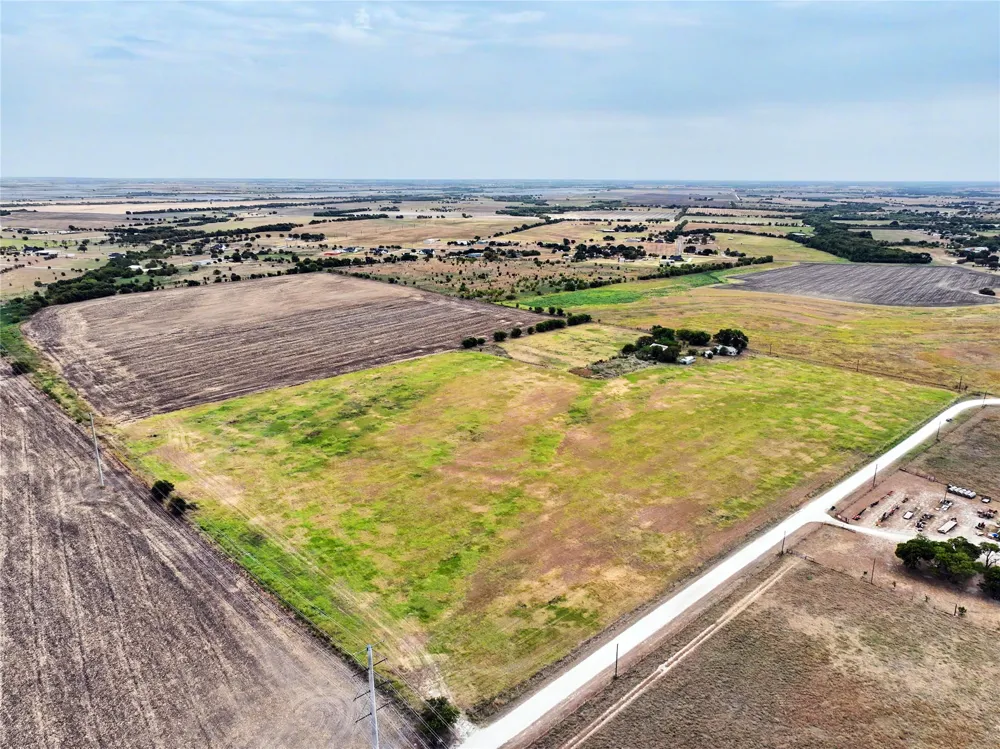 272 HCR-3106 Abbott, TX 76621