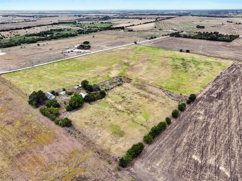272 HCR-3106 Abbott, TX 76621