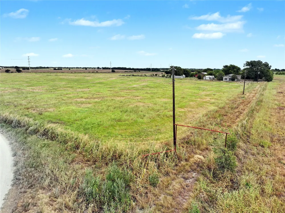 272 HCR-3106 Abbott, TX 76621
