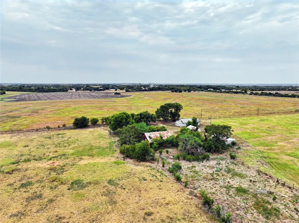272 HCR-3106 Abbott, TX 76621