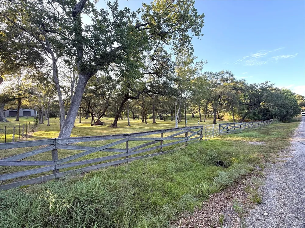 River Oaks Road Damon, TX 77430