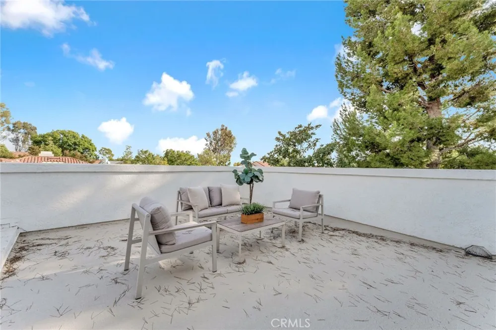 28404 Buena Vis Mission Viejo, CA 92692