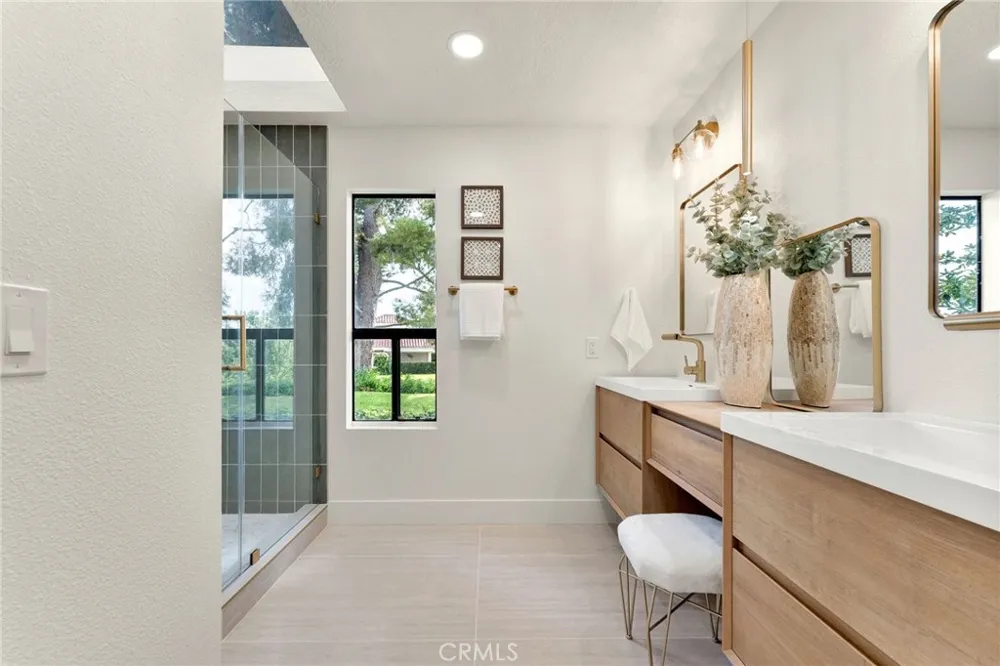 28404 Buena Vis Mission Viejo, CA 92692
