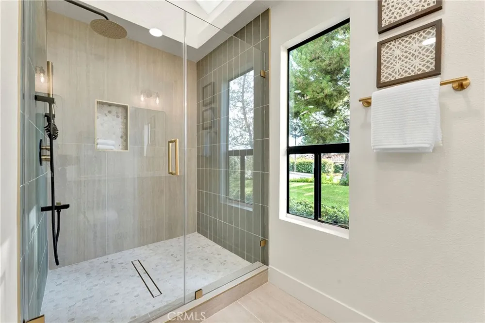 28404 Buena Vis Mission Viejo, CA 92692