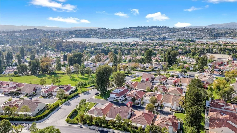 28404 Buena Vis Mission Viejo, CA 92692
