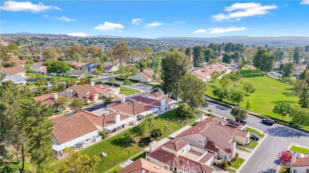 28404 Buena Vis Mission Viejo, CA 92692