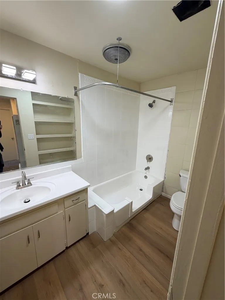 2053 Garfield Pasadena, CA 91104