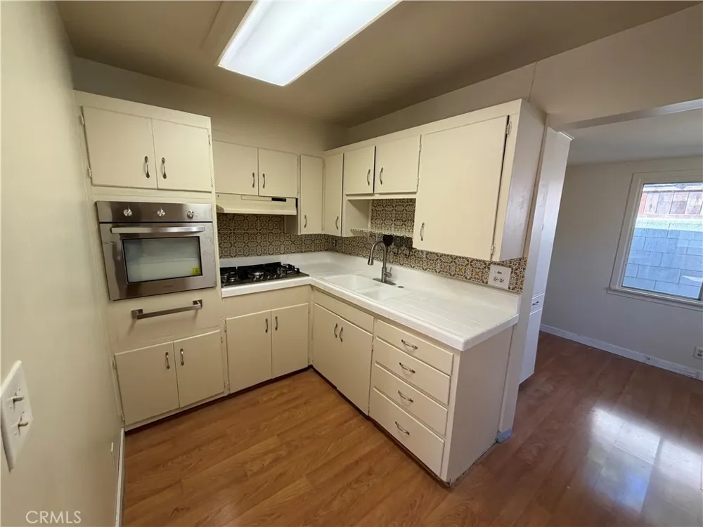 2053 Garfield Pasadena, CA 91104