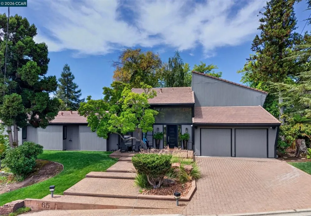 65 Bates Blvd Orinda, CA 94563