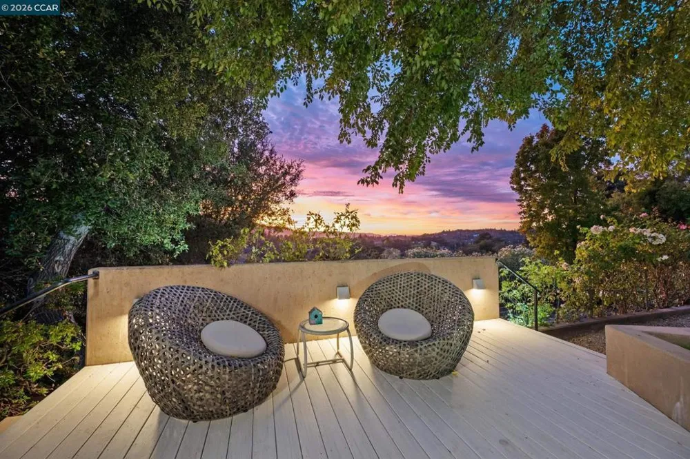 65 Bates Blvd Orinda, CA 94563