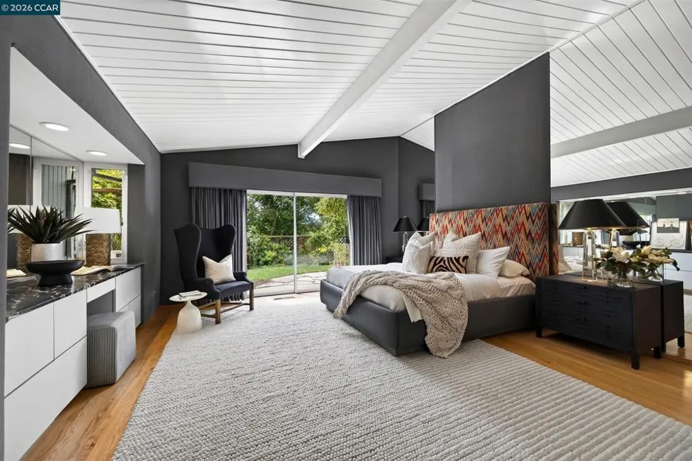 65 Bates Blvd Orinda, CA 94563